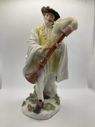 Meissen Piedmontese bagpiper