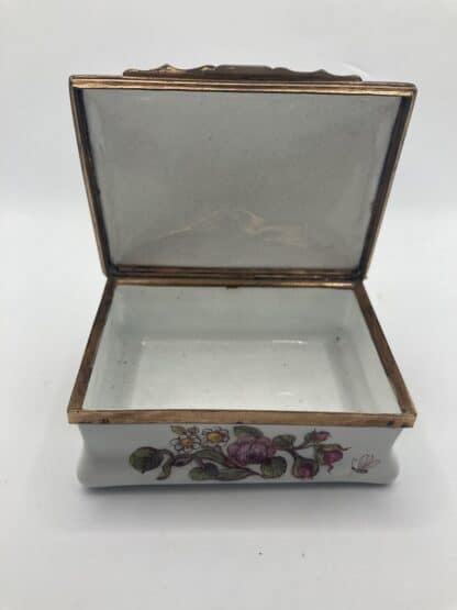 Antique Enamel Snuff Box - Musicians in parkland - Image 7