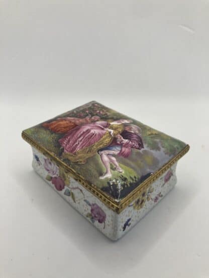 Antique Enamel Snuff Box - Cupid in parkland - Image 8