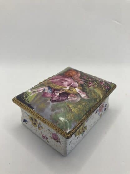 Antique Enamel Snuff Box - Cupid in parkland - Image 7