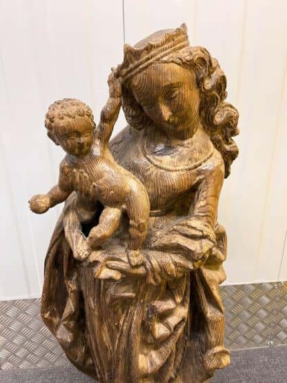 Pine Carving - Virgin and Child - Image 2